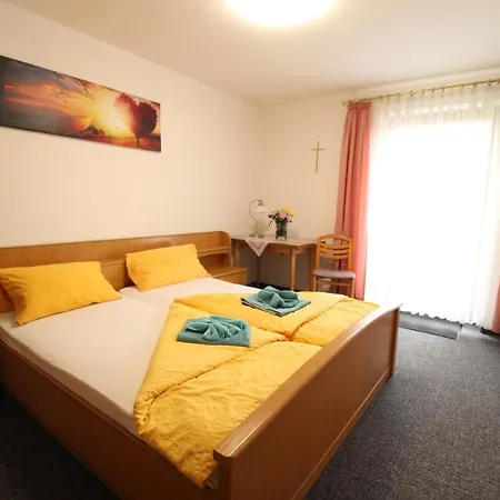 Zur Auszeit Gasthof 2*
